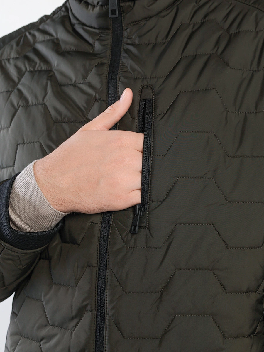 Куртка стеганая на утеплителе с воротником-стойкой